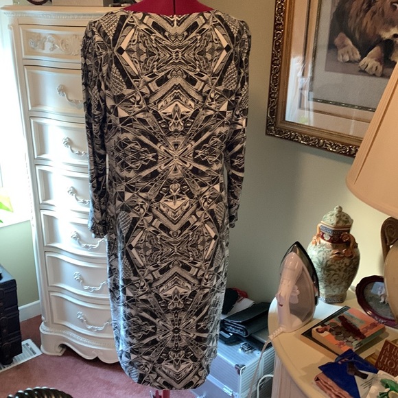 NWOT Escada Geometric print black and white dress 🔴 - Picture 6 of 11